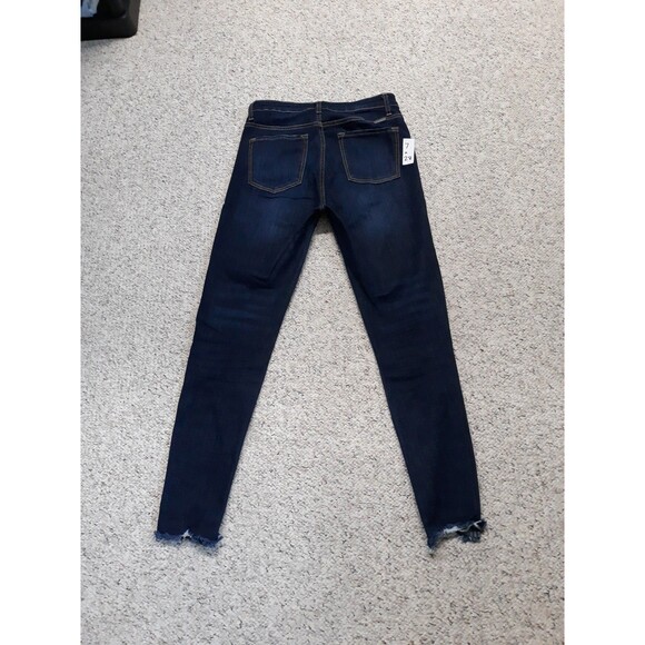 7/27 KanCan High-Rise Button Fly Lightly Distressed Dark Wash Raw Fray Hem - Picture 8 of 9